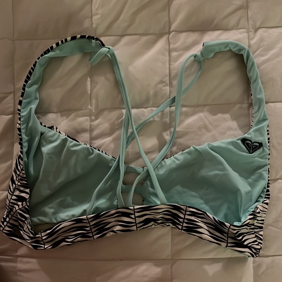 Reversible Roxy bikini top - Picture 3 of 3
